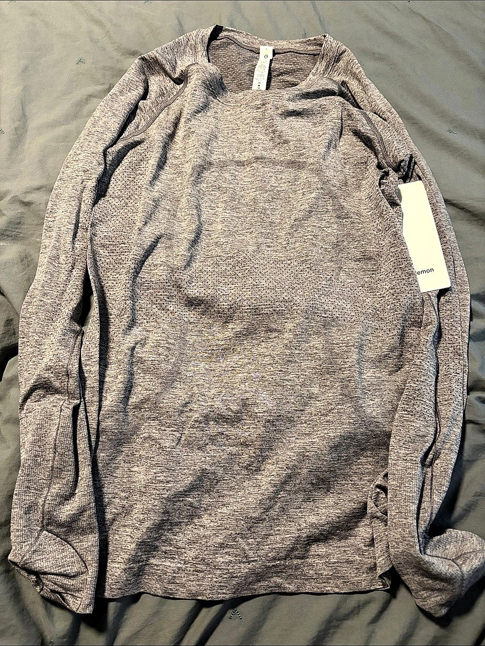 Lululemon Swiftly Tech Long-Sleeve Shirt 2.0 Long Sleeve Athletic Tee in Gray